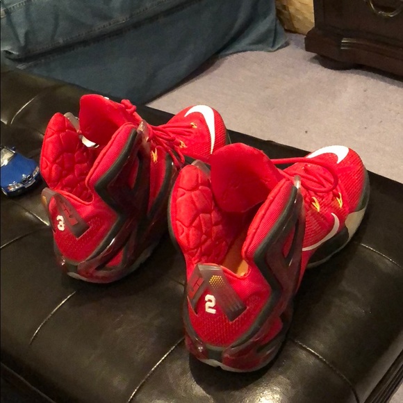 Lebron shoe - Picture 5 of 5